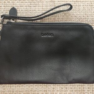Befen Black Leather Wristlet
